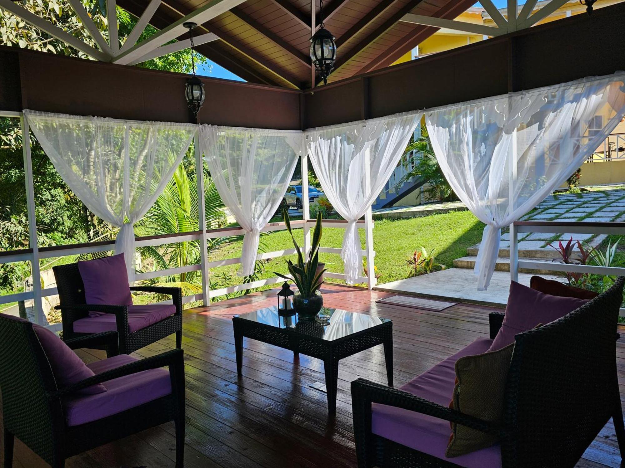 Royal Escape - 2 Apartment Anse La Raye ภายนอก รูปภาพ