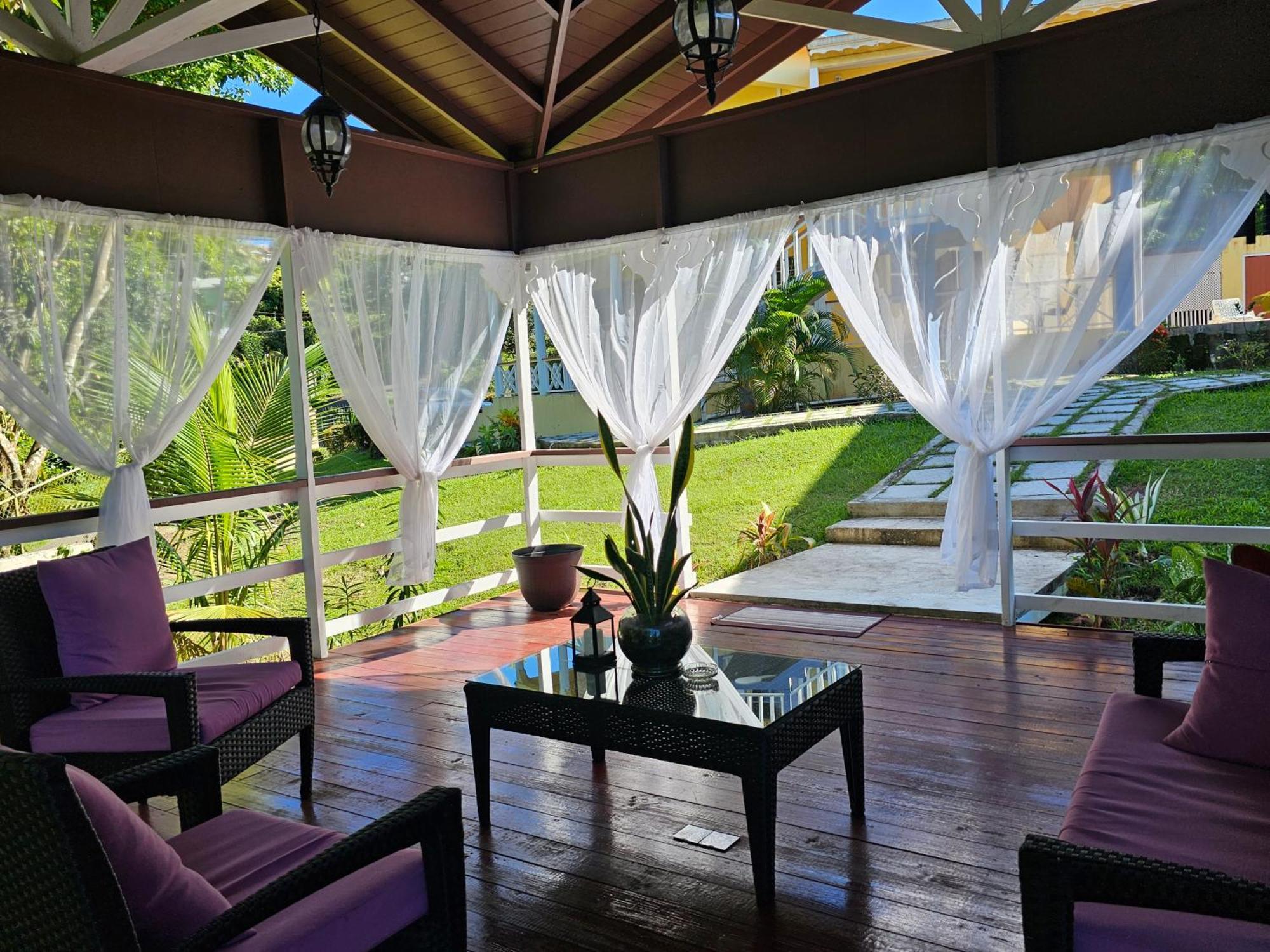 Royal Escape - 2 Apartment Anse La Raye ภายนอก รูปภาพ