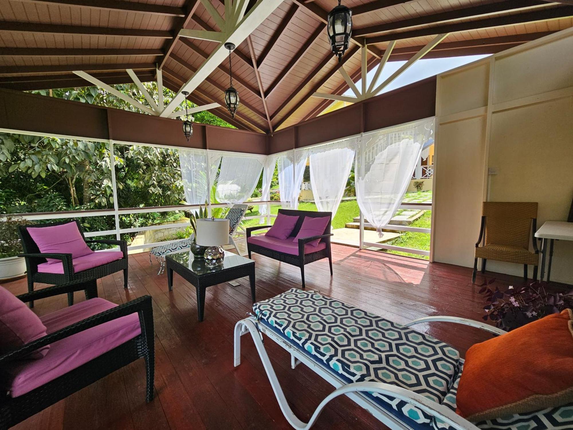 Royal Escape - 2 Apartment Anse La Raye ภายนอก รูปภาพ